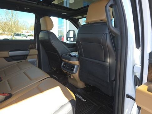 Used 2024 Ford F250 Lariat w/ Lariat Ultimate Package AWD/4WD image 14