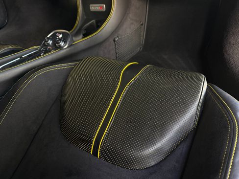 Used 2019 McLaren 570S image 46