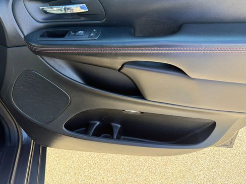 Used 2017 Dodge Grand Caravan GT image 20