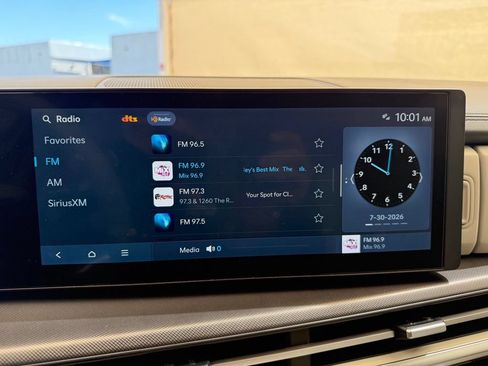 Used 2025 Hyundai Santa Fe SEL FWD image 27