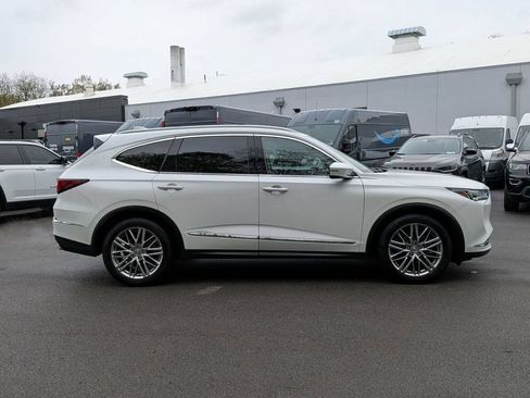 Used 2023 Acura MDX SH-AWD w/ Advance Package image 2