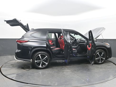 Used 2022 Toyota Highlander XSE image 48