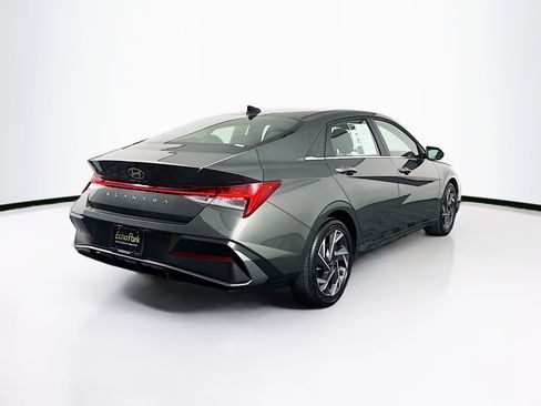 Used 2025 Hyundai Elantra SEL image 9