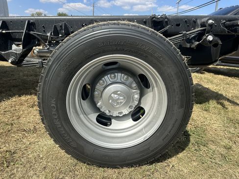 New 2026 RAM 5500 Tradesman AWD/4WD image 33