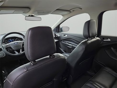 Used 2019 Ford Escape Titanium image 14