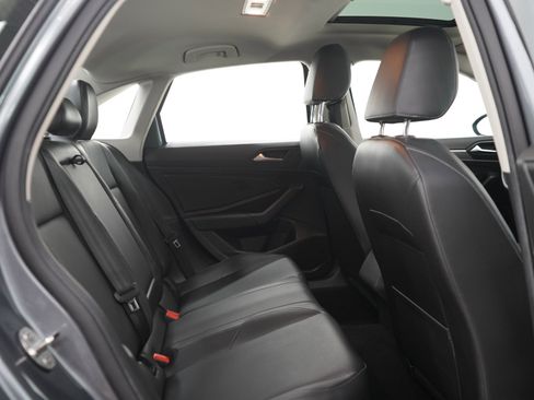 Used 2019 Volkswagen Jetta SE FWD image 12