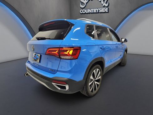 Certified 2023 Volkswagen Taos SE w/ Panoramic Sunroof Package image 12