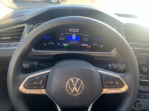 Used 2022 Volkswagen Tiguan S image 14