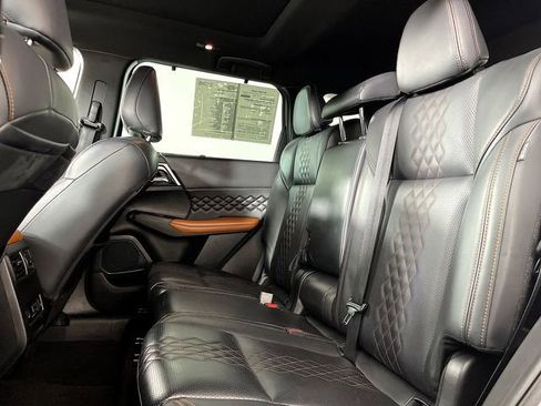 Used 2023 Mitsubishi Outlander SEL image 28