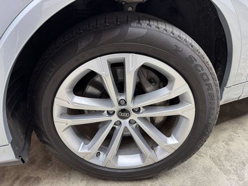 Used 2025 Audi Q7 3.0T Premium Plus AWD/4WD image 32