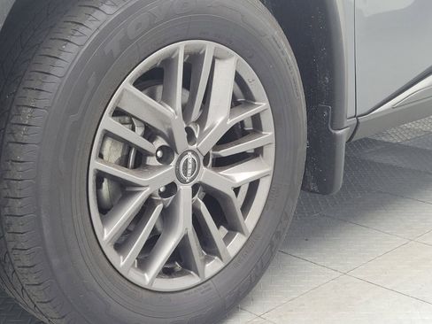 Used 2022 Nissan Rogue S FWD image 31