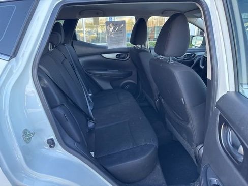 Used 2021 Nissan Rogue Sport S image 10