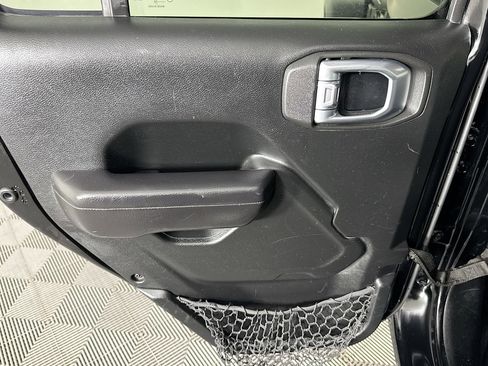 Used 2019 Jeep Wrangler Unlimited Sport S image 25