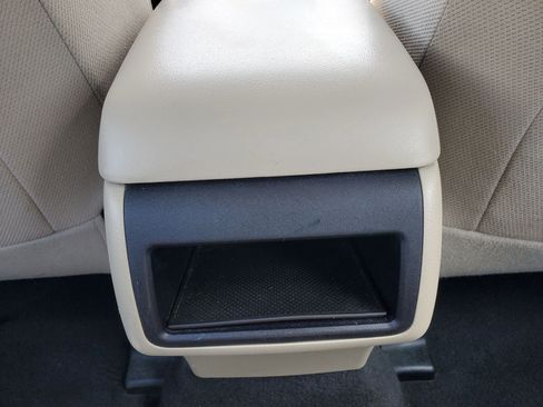 Used 2012 Toyota Camry LE FWD image 28