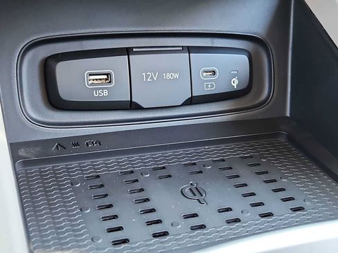Used 2026 Hyundai Venue SEL FWD image 30
