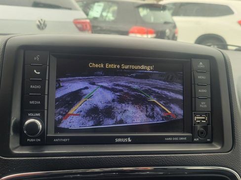 Used 2019 Dodge Grand Caravan SE w/ UConnect Hands-Free Group image 17