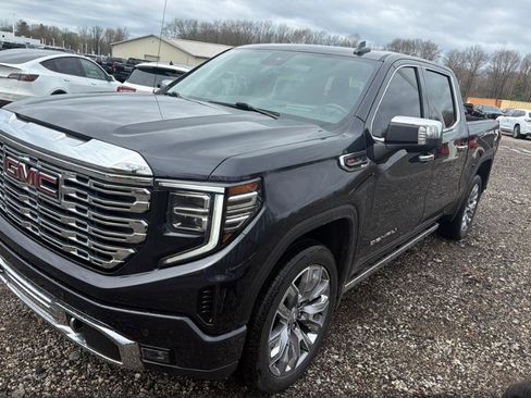 Used 2024 GMC Sierra 1500 Denali AWD/4WD image 4