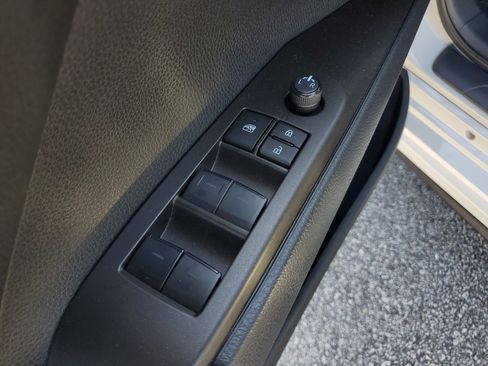 Used 2024 Toyota Camry SE image 18