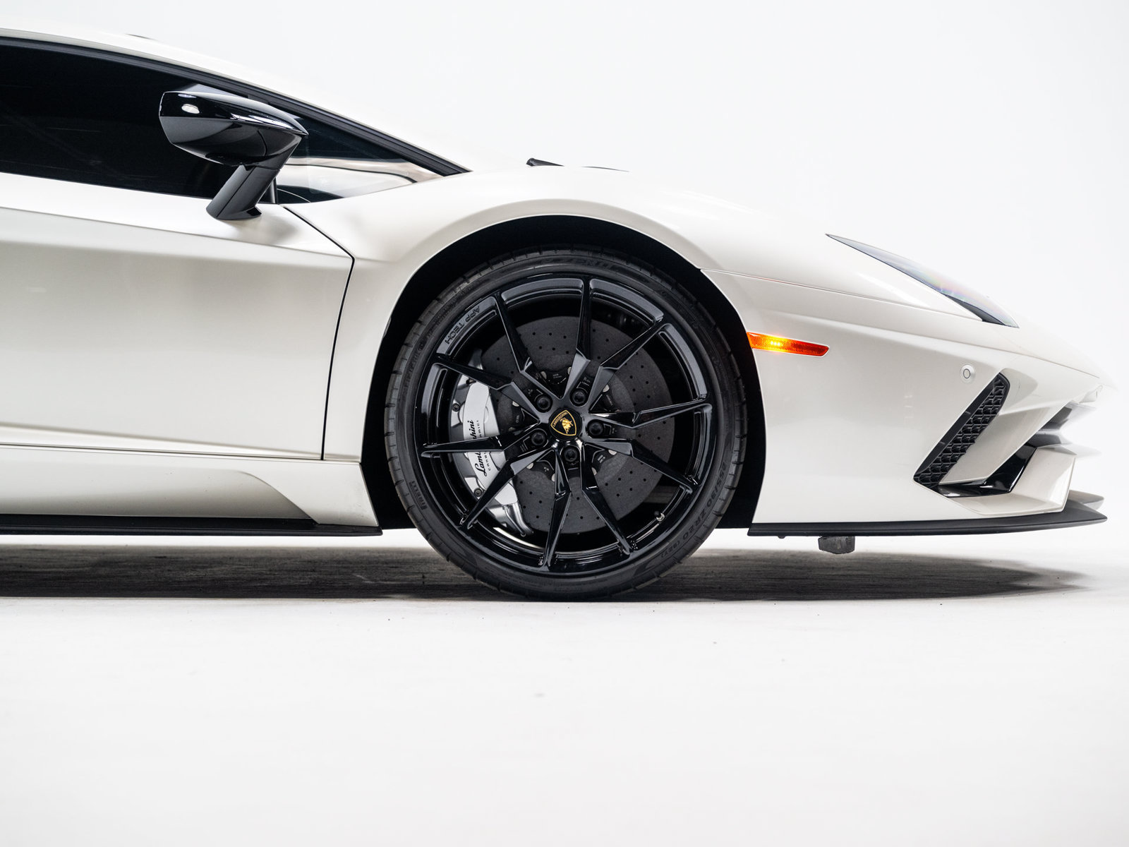 Used 2018 Lamborghini Aventador S AWD/4WD image 14