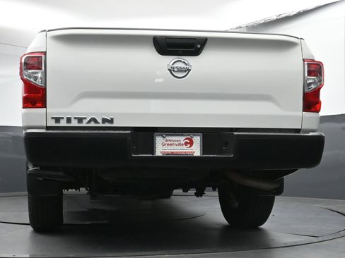 Used 2019 Nissan Titan S image 24