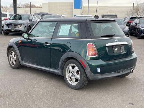 Used 2010 MINI Cooper Hardtop image 2