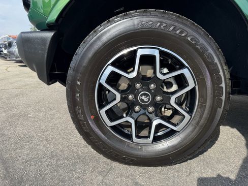 Used 2025 Ford Bronco Outer Banks image 9