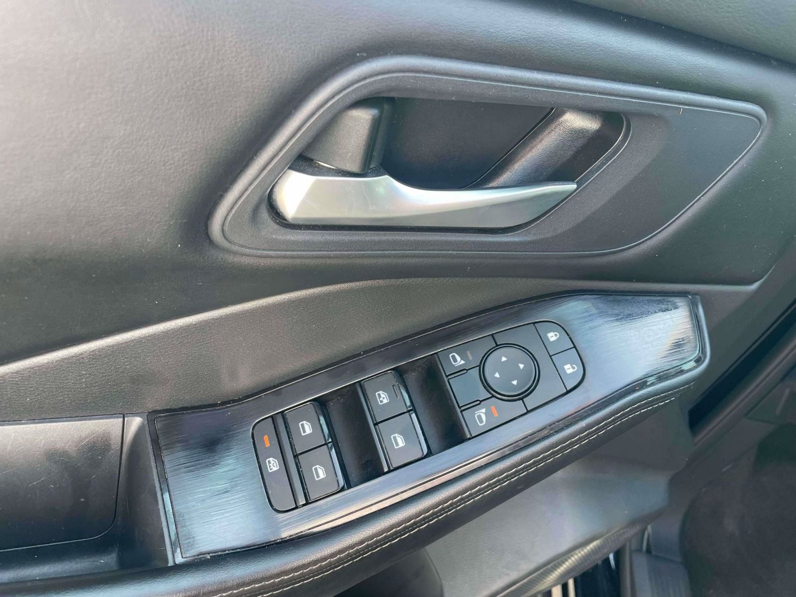 Used 2024 Nissan Rogue SV AWD/4WD image 16