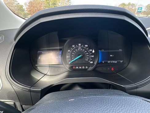 Used 2024 Ford Edge Titanium image 24