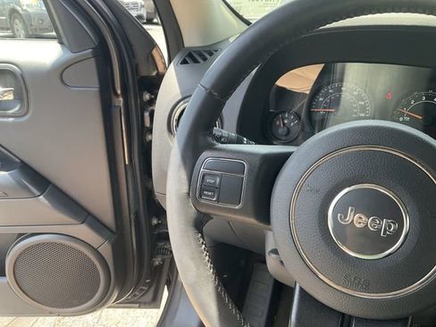 Used 2016 Jeep Patriot High Altitude AWD/4WD image 19