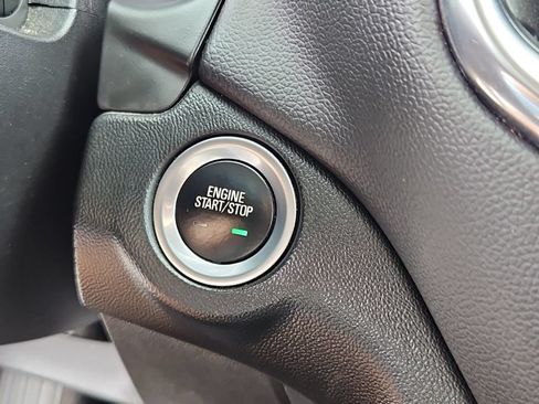 Used 2022 Chevrolet Equinox LT FWD image 16