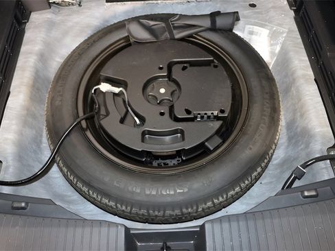 Used 2024 Nissan Rogue SV image 37