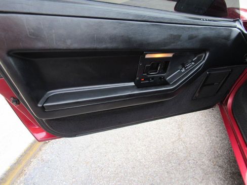 Used 1989 Chevrolet Corvette Coupe RWD image 17