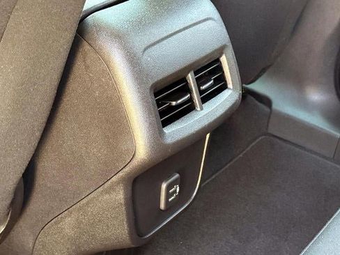 Used 2023 Chevrolet Equinox LT AWD/4WD image 12