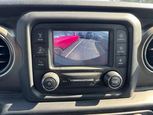 Used 2018 Jeep Wrangler Unlimited Sport AWD/4WD image 21