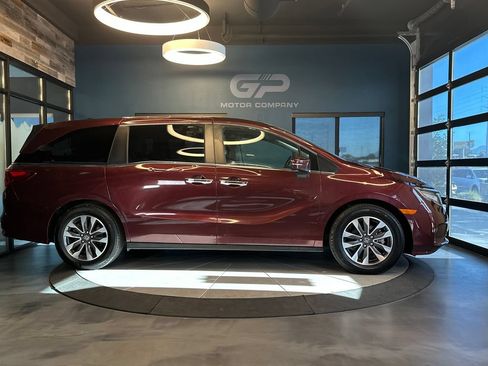 Used 2021 Honda Odyssey EX-L image 2