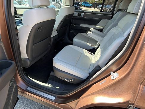Used 2024 Hyundai Santa Fe Calligraphy image 25