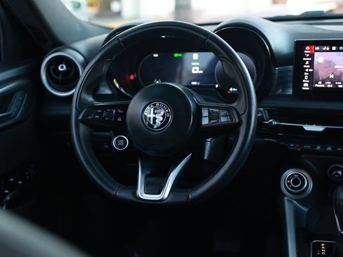Used 2024 Alfa Romeo Tonale Ti w/ Premium Interior Package AWD/4WD image 27