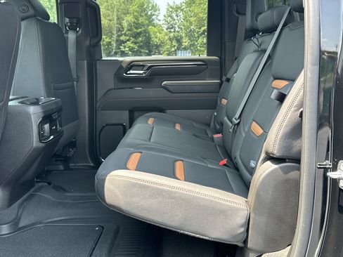 Used 2024 GMC Sierra 2500 AT4 w/ Technology Package AWD/4WD image 15