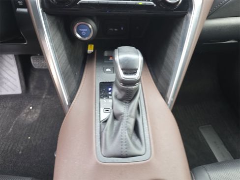 Certified 2021 Toyota Venza XLE w/ Softex Package image 28