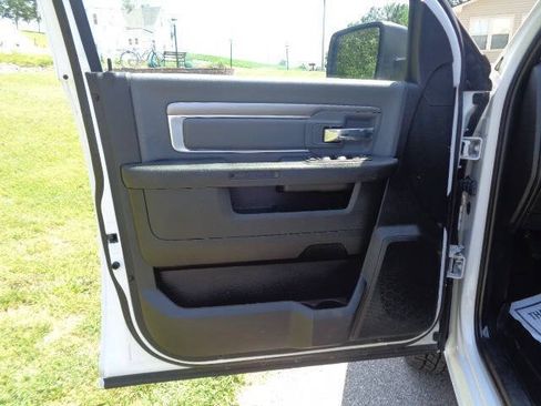 Used 2022 RAM 1500 Classic SLT w/ Electronics Group AWD/4WD image 11