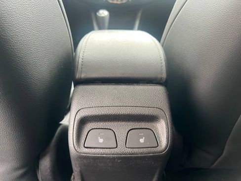 Used 2017 Chevrolet Cruze Premier FWD image 16