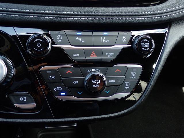 New 2027 Chrysler Pacifica Select w/ Family Tech Group AWD/4WD image 23