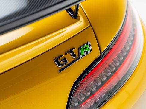 Used 2020 Mercedes-Benz AMG GT R image 31