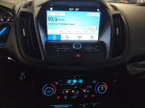 Used 2019 Ford Escape SE FWD image 25