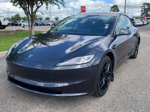 Used 2025 Tesla Model 3 Long Range RWD image 5