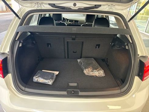 Used 2017 Volkswagen e-Golf SEL Premium image 23