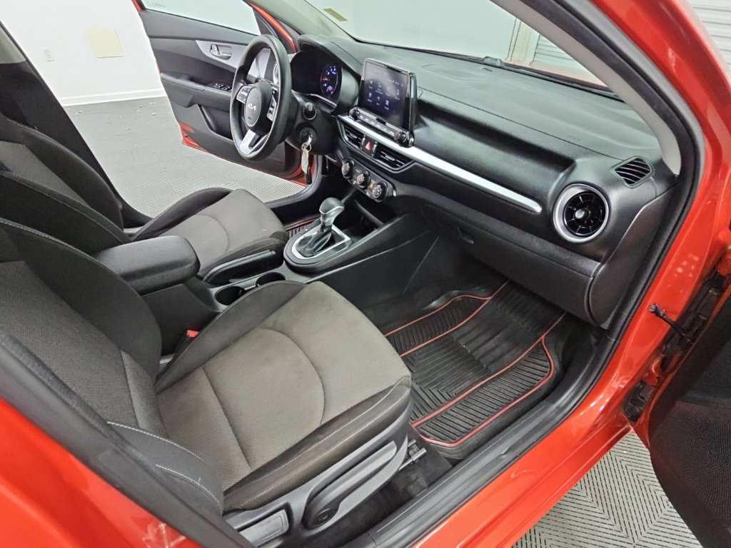 Used 2022 Kia Forte LXS FWD image 31