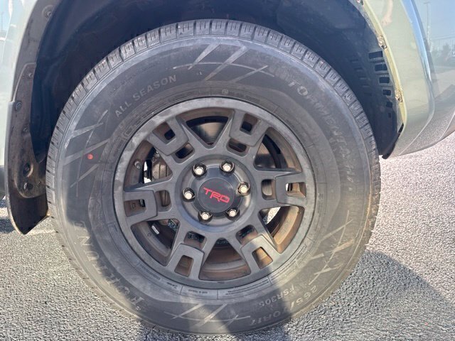 Used 2023 Toyota 4Runner TRD Off-Road Premium w/ Moonroof Package AWD/4WD image 4
