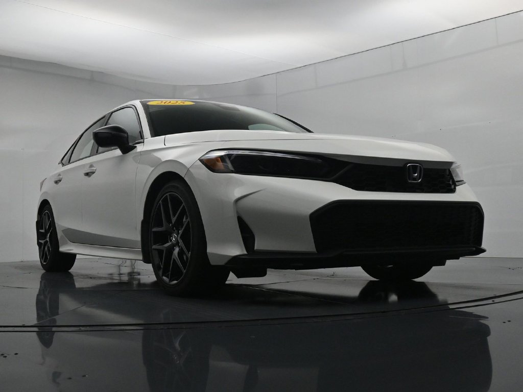 Used 2025 Honda Civic Sport image 32