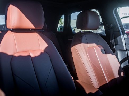 Used 2021 Audi Q3 2.0T Premium Plus w/ Premium Plus Package image 44